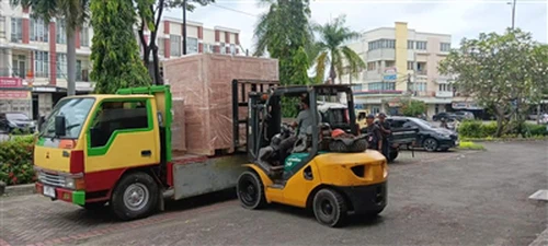 Máy dỡ tải ở Indonesia